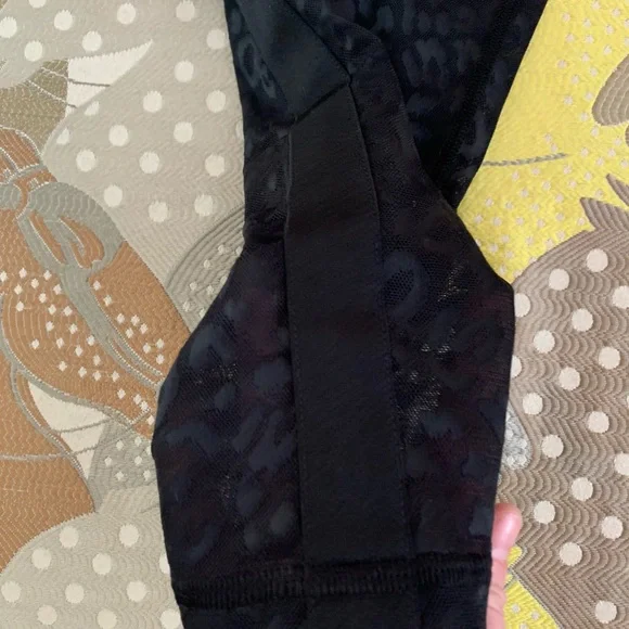 Victoria’s Secret -Sheer- Leopard Athletic Size Medium - Picture 7 of 8